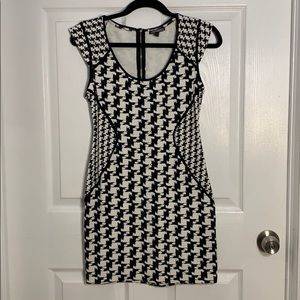 Express Houndstooth Bodycon Dress size 4